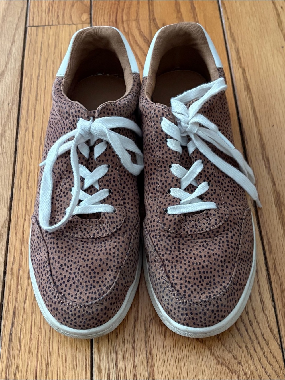 Old Navy Sz10 Casual Women’s leopard Brown small Speckled Lace-Up Sneakers